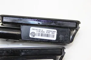 Volkswagen Polo VI AW Lampa oświetlenia tylnej tablicy rejestracyjnej 3G5943021A