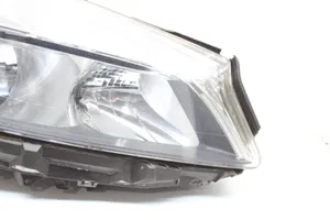 Mercedes-Benz A W176 Lampa przednia A1768200461