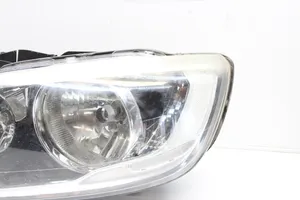 Volvo V60 Lampa przednia 31420117