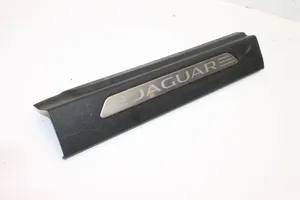 Jaguar XE Etuoven kynnyksen suojalista GX7313200
