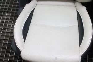 Mazda 3 II Salona daļu komplekts 