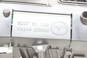 Mazda 3 II Monitori/näyttö/pieni näyttö BDG7611J0