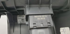 Volkswagen Caddy Verkleidung Armaturenbrett Cockpit unten 2K5858909B