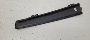 Volkswagen PASSAT B7 Moulure de vitre de la porte avant 3C4837901