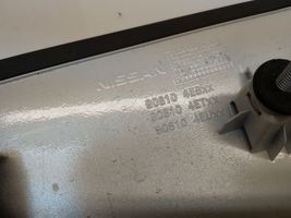 Nissan Qashqai Éclairage de plaque d'immatriculation 5481U100