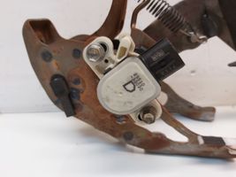 Toyota Yaris Brake pedal 8951033030