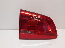 Volkswagen Touran II Galinis žibintas dangtyje 1T0945093