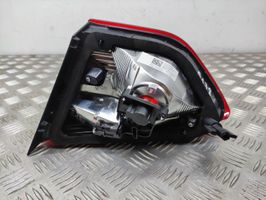 Opel Crossland X Lampy tylnej klapy bagażnika 39137523