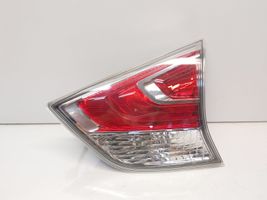 Nissan X-Trail T32 Lampy tylnej klapy bagażnika 