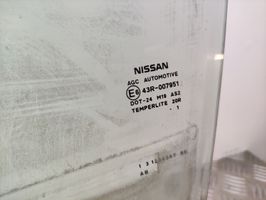 Nissan Juke I F15 Etuoven ikkunalasi, neliovinen malli 