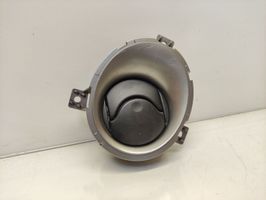 Nissan Juke I F15 Kojelaudan sivutuuletussuuttimen kehys 687611KEA0A