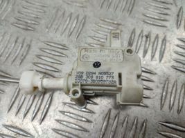 Volkswagen PASSAT CC Serratura del tappo del serbatoio del carburante 3C8810773