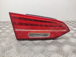 Hyundai Santa Fe Lampy tylnej klapy bagażnika 924052W130