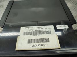 Seat Exeo (3R) Gniazdo / Złącze USB 8E0857925F