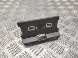 Peugeot 308 USB-pistokeliitin 98313506VV80