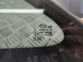 KIA Sorento Fenêtre latérale avant / vitre triangulaire 