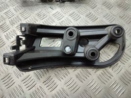 Peugeot 2008 II Support de pare-chocs arrière 9825842580