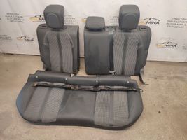 Peugeot 2008 II Second row seats 