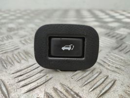 Nissan X-Trail T32 Przełącznik / Przycisk otwierania klapy bagażnika 