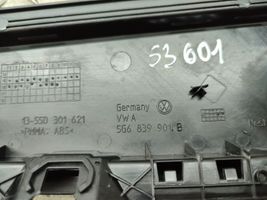 Volkswagen Golf VII Listón embellecedor de la ventana de la puerta trasera 5G6839902B