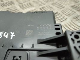 Toyota RAV 4 (XA40) Antennin ohjainlaite 8865042760