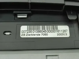 Mercedes-Benz GLK (X204) Radio / CD/DVD atskaņotājs / navigācija A2049005980