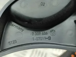 BMW 2 F45 Rączka / Uchwyt otwierania pokrywy przedniej / maski silnika 7309606