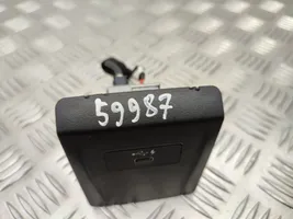 BMW 2 F45 Connettore plug in USB 8711939