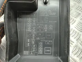 Toyota RAV 4 (XA40) Set scatola dei fusibili 8266242331
