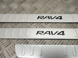 Toyota RAV 4 (XA40) Garniture marche-pieds avant 