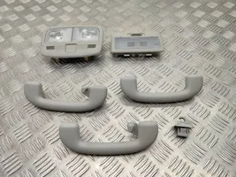 Suzuki Vitara (LY) Un set di maniglie per il soffitto 3621060P0