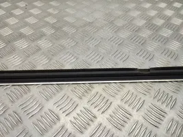 Mercedes-Benz A W176 Moulures des vitres de la porte arrière A1767350182