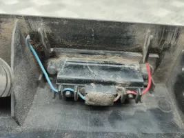 Volkswagen Caddy Barra de luz de la matrícula/placa de la puerta del maletero 2K0827574F