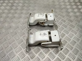 Opel Vivaro Loading door lower hinge 527428