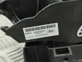 Ford Ecosport Vaihteenvalitsimen verhoilu C9B7A230292