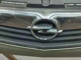 Opel Vivaro Front bumper upper radiator grill 