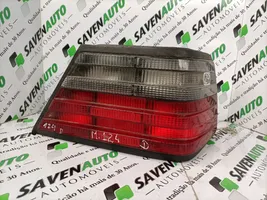 Mercedes-Benz E W124 Lampy tylnej klapy bagażnika 