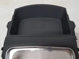 Hyundai i30 Rivestimento in plastica cornice della leva del cambio 