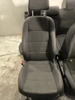 Volkswagen Golf V Fotele / Kanapa / Komplet 