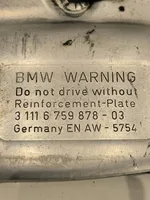 BMW 5 E60 E61 Moottorin alustan välipohjan roiskesuoja 6759878