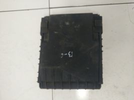 Volkswagen PASSAT B6 Coperchio scatola dei fusibili 1K0937132