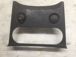 Nissan Qashqai Klimata kontrole / mazā radiatora vadības dekoratīvā apdare A00270A77000