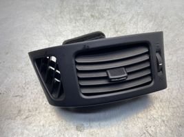 Hyundai i30 Šoninės oro grotelės UO465248