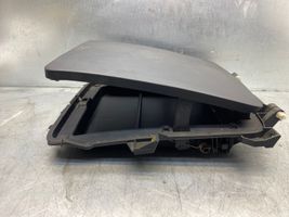 Toyota Corolla Verso E121 Hansikaslokero 5544013010