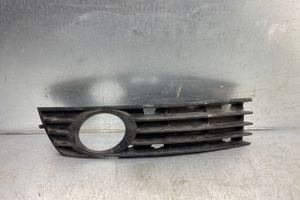 6008370 Audi A4 S4 B6 8E 8H Front fog light trim/grill, 8.00 € | RRR