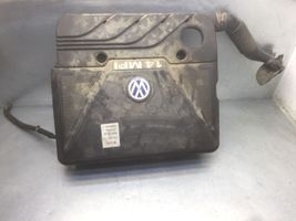 Volkswagen Polo Couvercle cache moteur 030129607