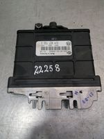 Volkswagen PASSAT B4 Module de contrôle de boîte de vitesses ECU 01M927733G