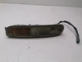 Mazda 323 Indicatore di direzione anteriore 21061703