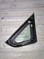 KIA Carens II Finestrino/vetro triangolo anteriore E443R000083