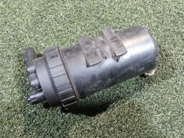 Ford Focus Fuel filter housing 9305Z522